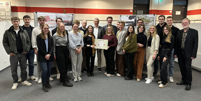 Gruppenfoto Hochschule 21 mit Bürgermeister